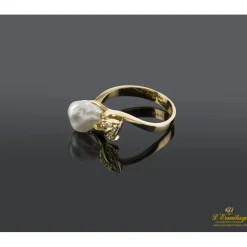 ANILLOS / SORTIJAS Sortija en oro amarillo con perla y brillantes.