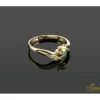 ANILLOS / SORTIJAS Sortija en oro amarillo con esmeralda y brillantes.