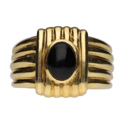 ANILLOS / SORTIJAS Sortija en oro amarillo y onix. Talla 17.