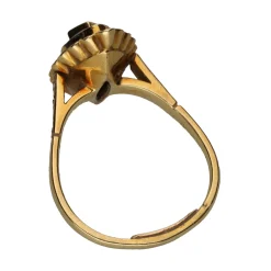 ANILLOS / SORTIJAS Sortija en oro amarillo con zafiros y brillantes. Talla 10.