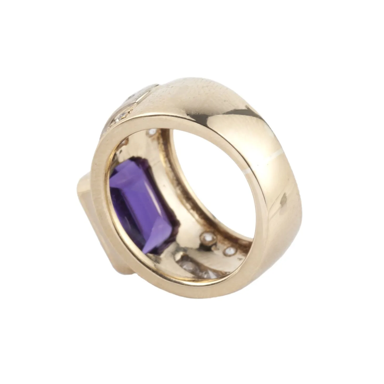 ANILLOS / SORTIJAS Sortija en oro amarillo con amatista central. Talla 13.