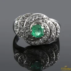 ANILLOS / SORTIJAS Sortija en oro blanco con esmeralda y brillantes