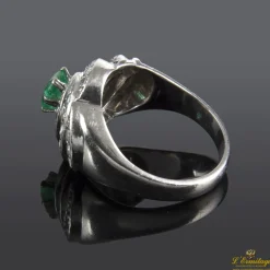 ANILLOS / SORTIJAS Sortija en oro blanco con esmeralda y brillantes