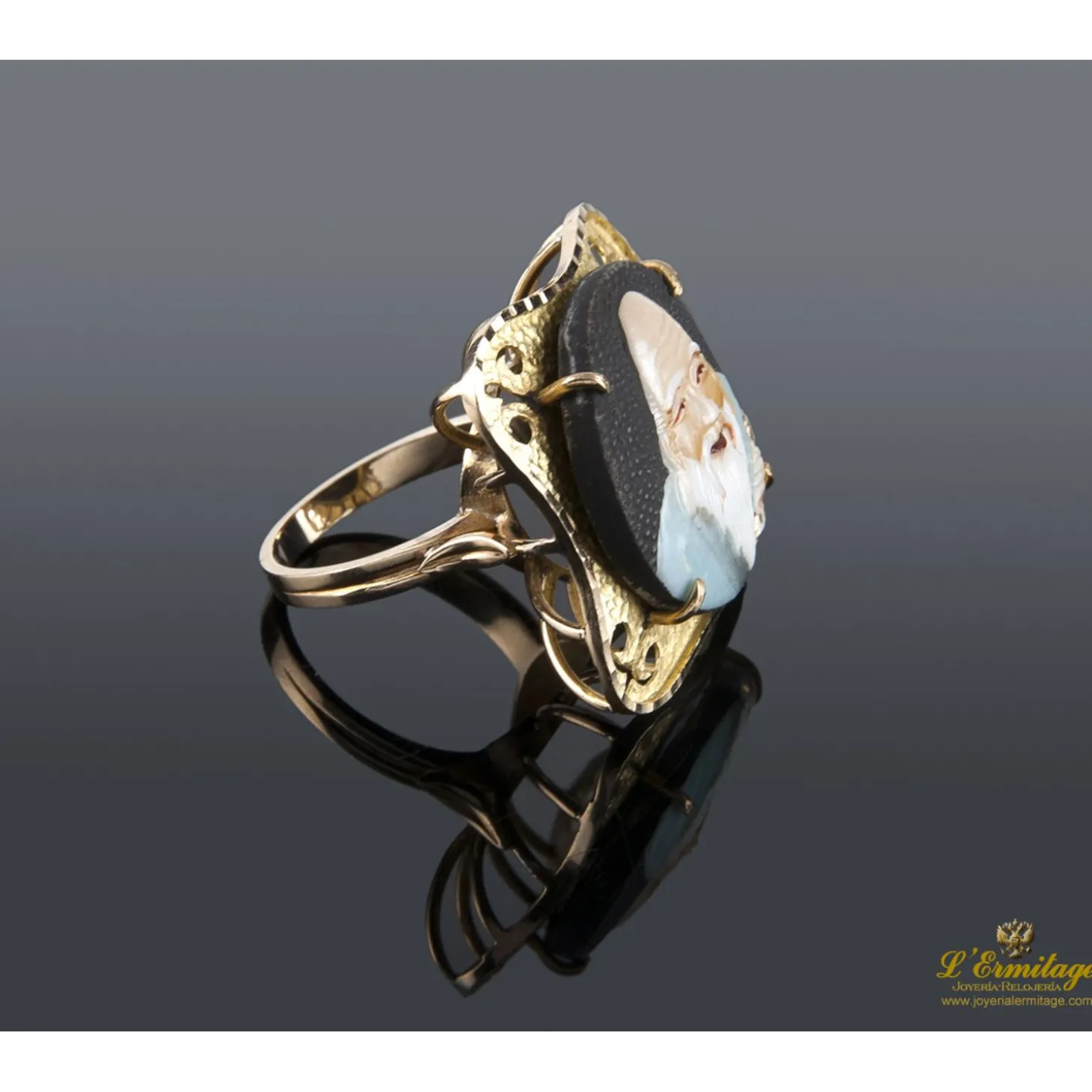 ANILLOS / SORTIJAS Sortija en oro amarillo con motivos de buda en porcelana