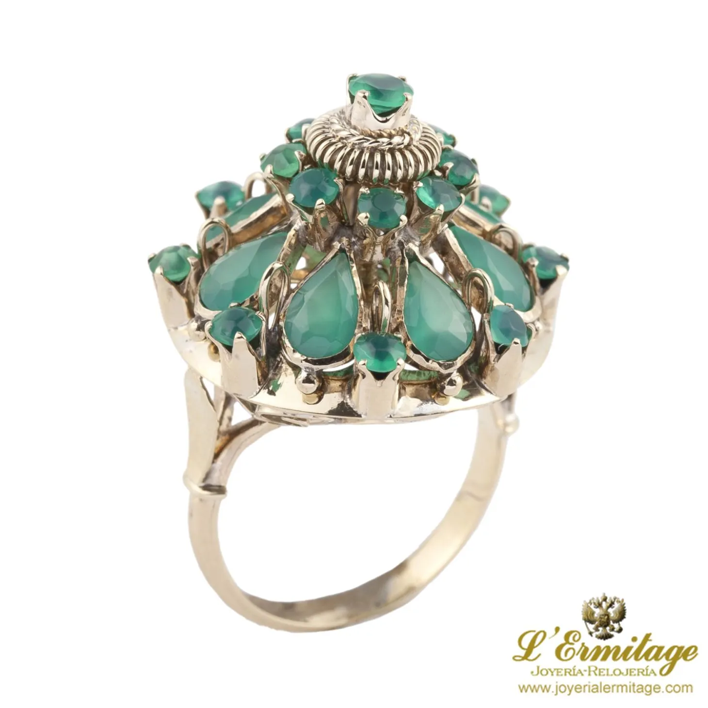 ANILLOS / SORTIJAS Sortija en oro amarillo con esmeraldas.