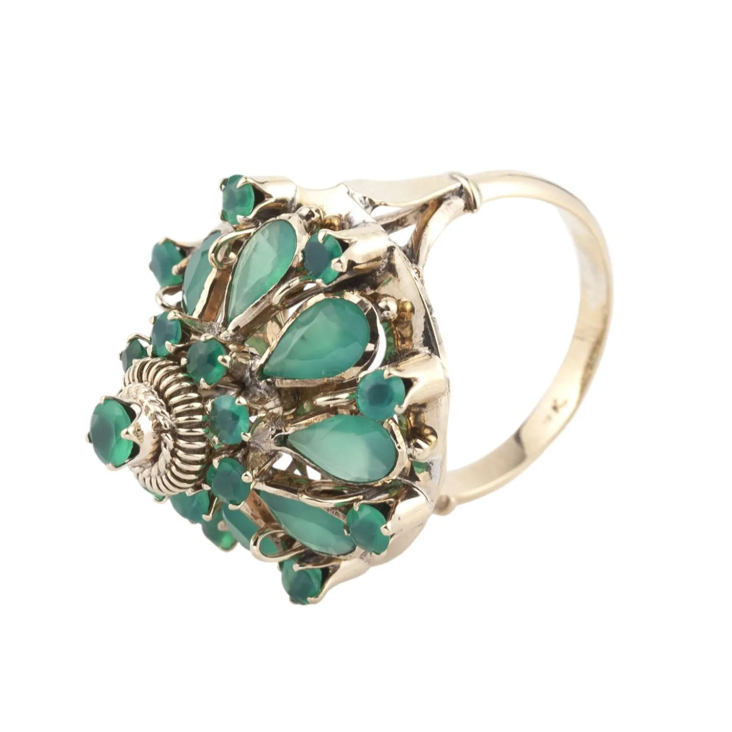 ANILLOS / SORTIJAS Sortija en oro amarillo con esmeraldas.