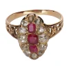 ANILLOS / SORTIJAS Sortija en oro amarillo con zafiro y brillantes. Talla 12.