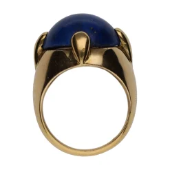 ANILLOS / SORTIJAS Sortija en oro amarillo con lapislázuli. Talla 13.