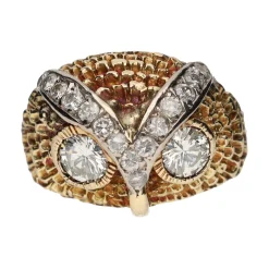 ANILLOS / SORTIJAS Sortija en oro amarillo con diamantes naturales.