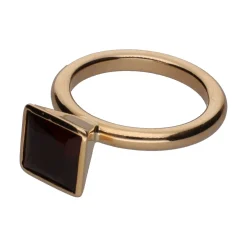 ANILLOS / SORTIJAS Sortija en oro rosa con un granate. Talla 17.