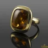 ANILLOS / SORTIJAS Sortija en oro amarillo con un topacio