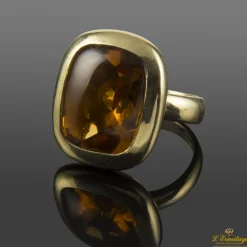 ANILLOS / SORTIJAS Sortija en oro amarillo con un topacio