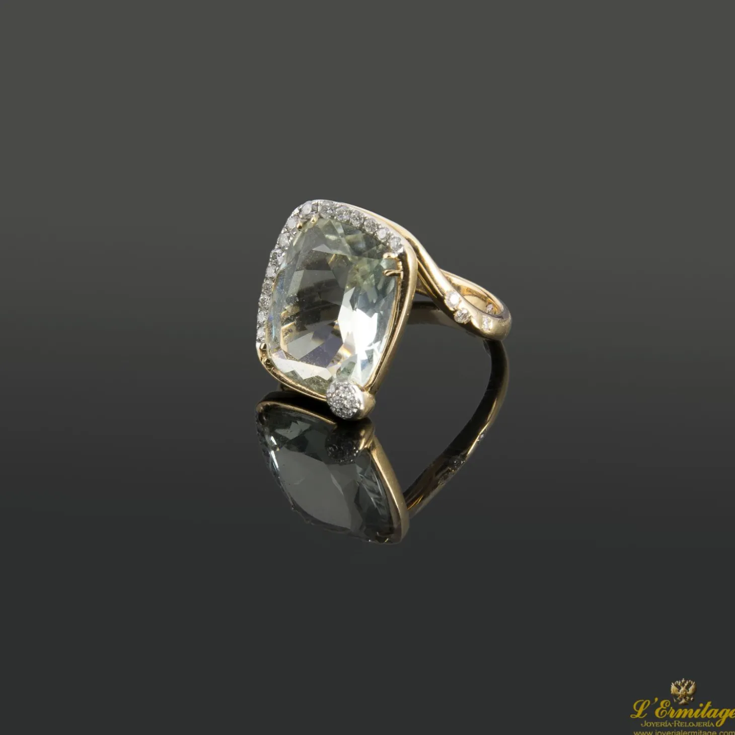 ANILLOS / SORTIJAS Sortija en oro amarillo firmada por casato.
