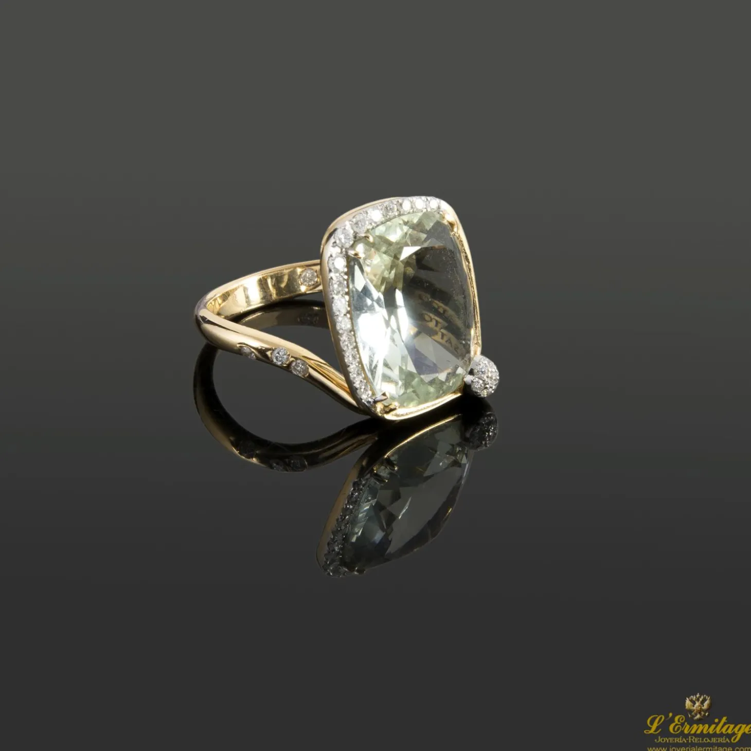 ANILLOS / SORTIJAS Sortija en oro amarillo firmada por casato.
