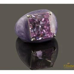 ANILLOS / SORTIJAS Sortija en oro blanco y esmalte a fuego con topacio rosa talla princesa.