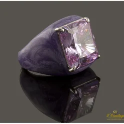 ANILLOS / SORTIJAS Sortija en oro blanco y esmalte a fuego con topacio rosa talla princesa.