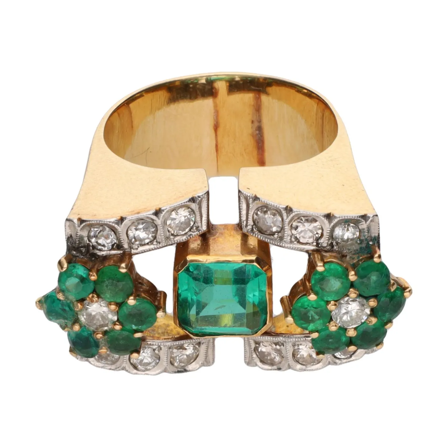 ANILLOS / SORTIJAS Sortija en oro amarillo con esmeraldas y brillantes. Talla 16.