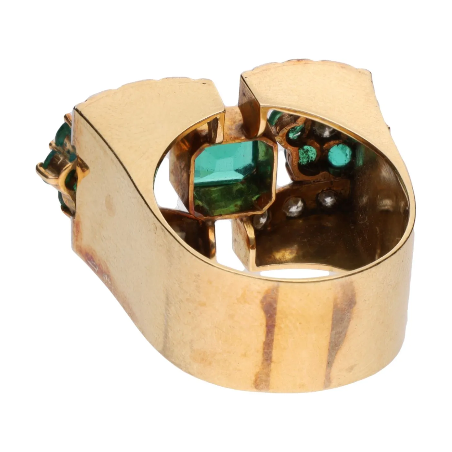 ANILLOS / SORTIJAS Sortija en oro amarillo con esmeraldas y brillantes. Talla 16.