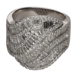 ANILLOS / SORTIJAS Sortija en oro blanco con diamantes naturales. Talla 12.