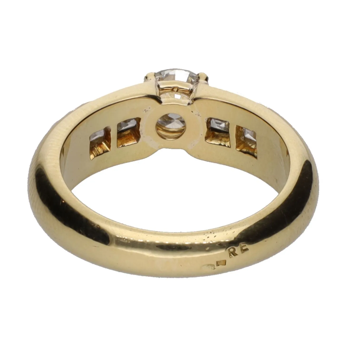 ANILLOS / SORTIJAS Sortija en oro amarillo con diamantes.