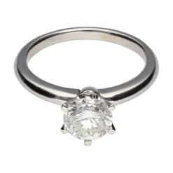 ANILLOS / SORTIJAS Sortija en oro blanco con un brillante 1,23ct , si 1 , f. Talla 13.