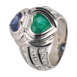 ANILLOS / SORTIJAS Sortija en oro blanco con zafiro, esmeralda y diamantes. Talla 10