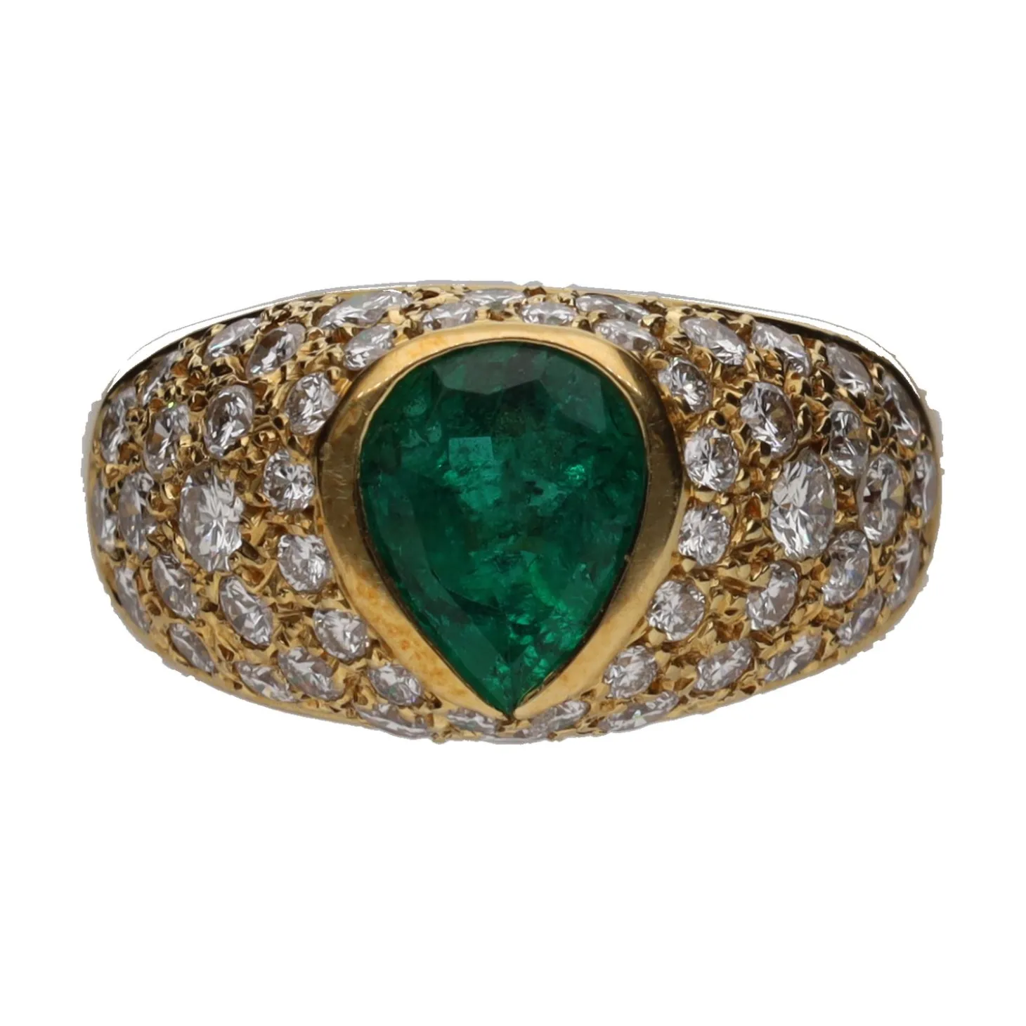 ANILLOS / SORTIJAS Sortija en oro amarillo con una esmeralda y brillantes. Talla 12.