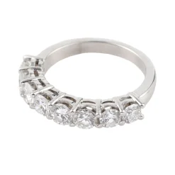 ANILLOS / SORTIJAS Sortija en oro blanco con brillantes.