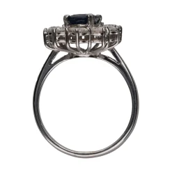 ANILLOS / SORTIJAS Sortija en oro blanco con zafiro y brillantes. Talla 19.