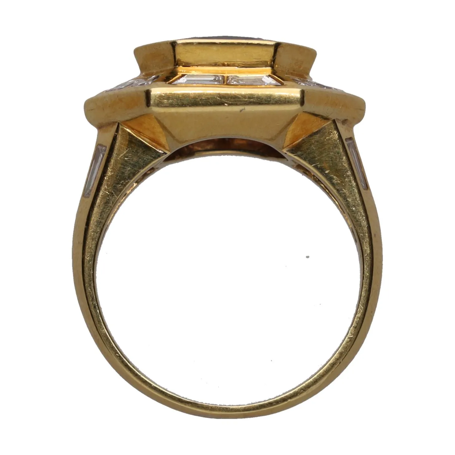 ANILLOS / SORTIJAS Sortija en oro amarillo con zafiro y baguettes. Talla 13.