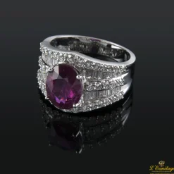 ANILLOS / SORTIJAS Sortija en oro blanco con rubí y diamantes.