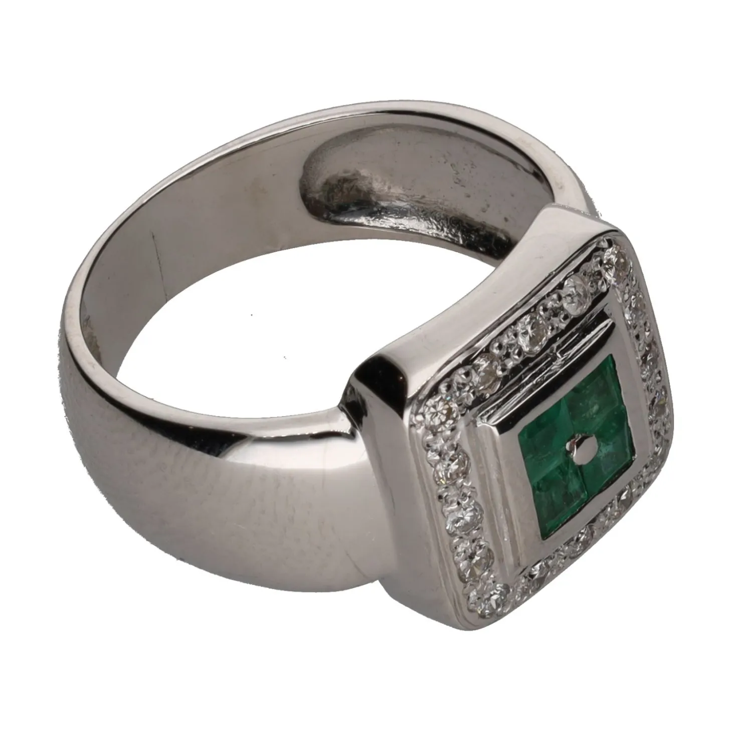 ANILLOS / SORTIJAS Sortija en oro blanco con esmeraldas y brillantes. Talla 12.