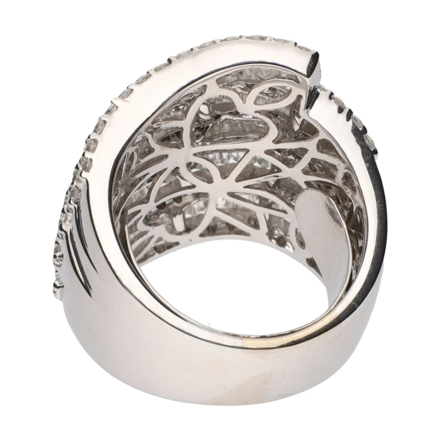 ANILLOS / SORTIJAS Sortija en oro blanco con diamantes naturales. Talla 11.