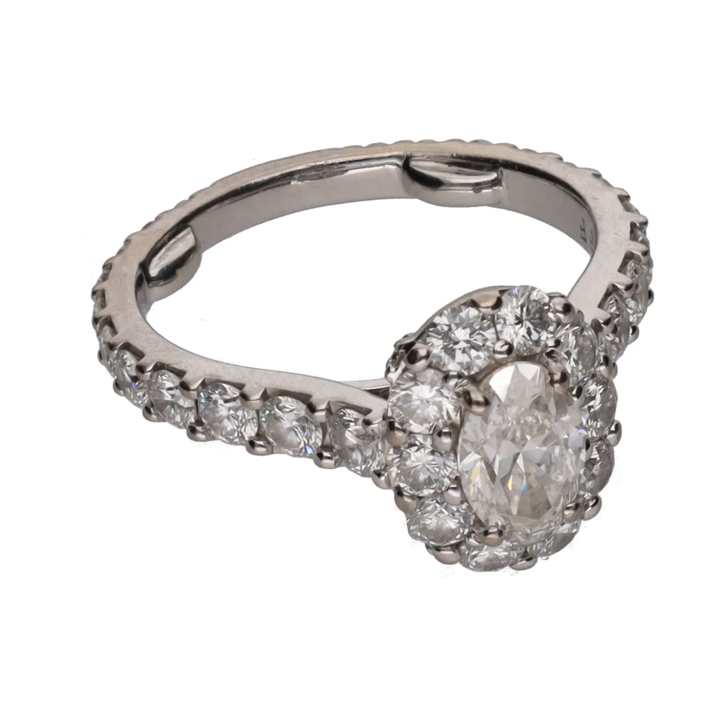ANILLOS / SORTIJAS Sortija firmada por graff en oro blanco con brillantes. Talla 5.