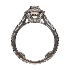 ANILLOS / SORTIJAS Sortija firmada por graff en oro blanco con brillantes. Talla 5.