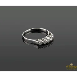 ANILLOS / SORTIJAS Sortija oro blanco y diamantes cinquillo