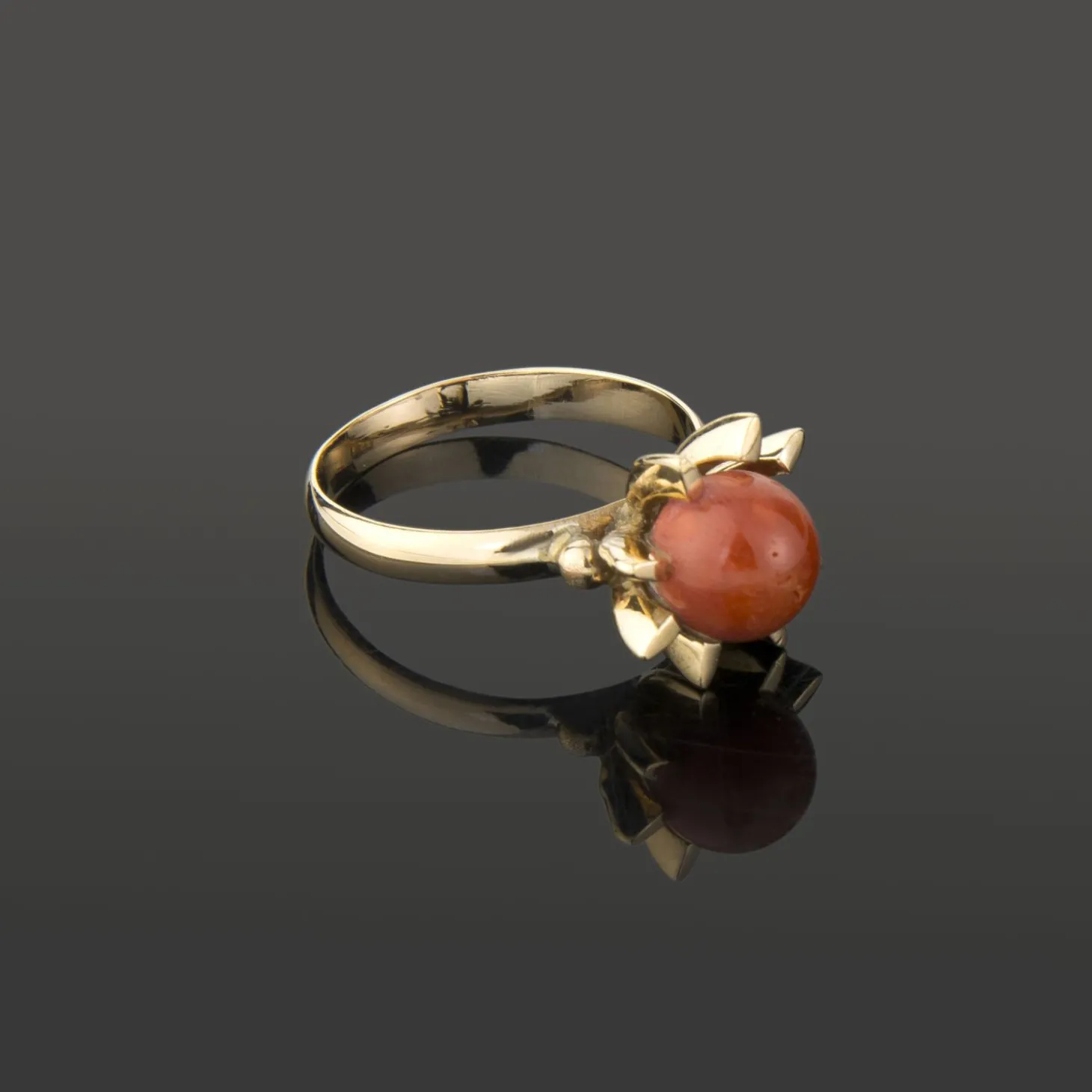 ANILLOS / SORTIJAS Sortija oro amarillo y coral