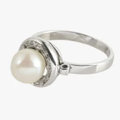 ANILLOS / SORTIJAS Sortija oro blanco con perla y diamantes.