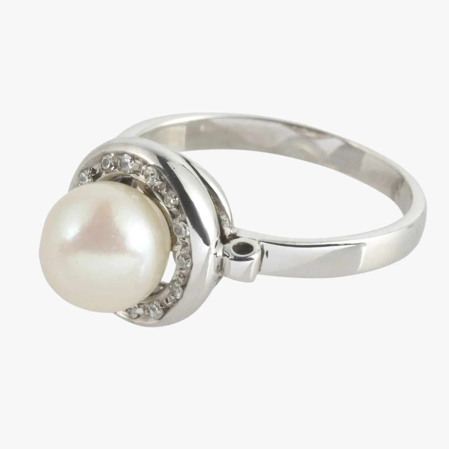 ANILLOS / SORTIJAS Sortija oro blanco con perla y diamantes.