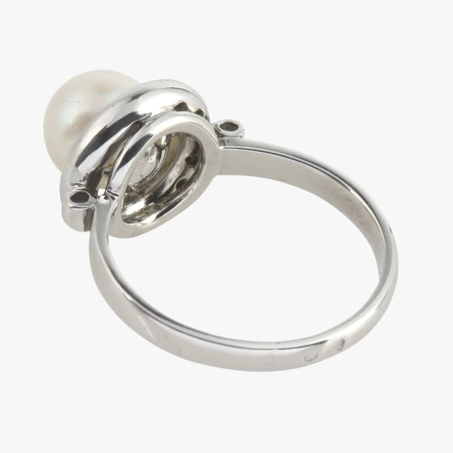 ANILLOS / SORTIJAS Sortija oro blanco con perla y diamantes.
