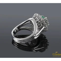 ANILLOS / SORTIJAS Sortija oro blanco esmeralda y diamantes.