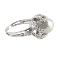 ANILLOS / SORTIJAS Sortija oro blanco perla y diamantes.
