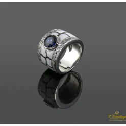 ANILLOS / SORTIJAS Sortija oro blanco esmalte  zafiro y diamantes.