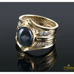 ANILLOS / SORTIJAS Sortija oro amarillo zafiro cabuchón y diamantes
