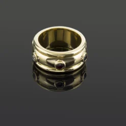 ANILLOS / SORTIJAS Sortija oro amarillo rubíes zafiros y diamantes. Talla nº 12.