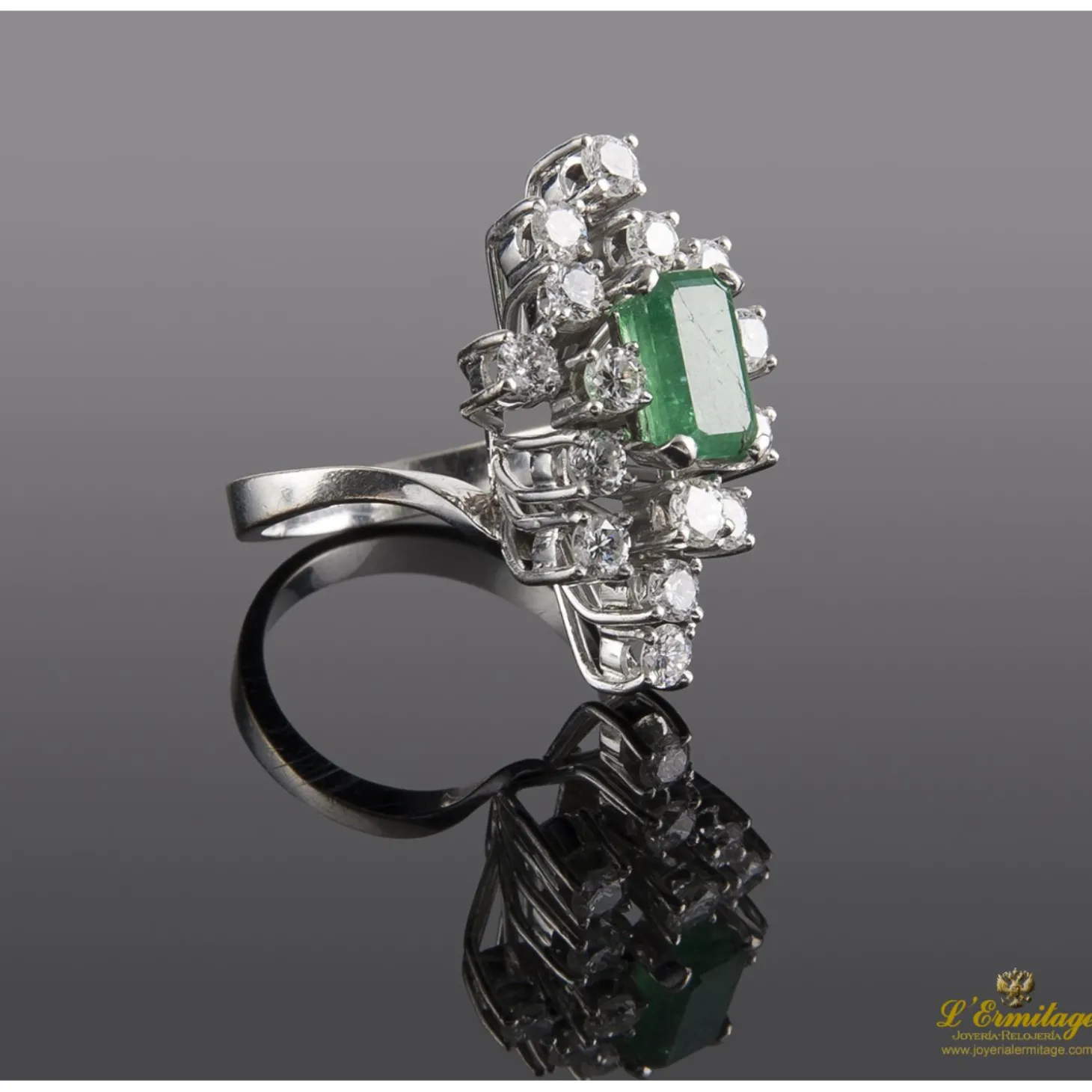 ANILLOS / SORTIJAS Sortija oro blanco esmeralda y diamantes