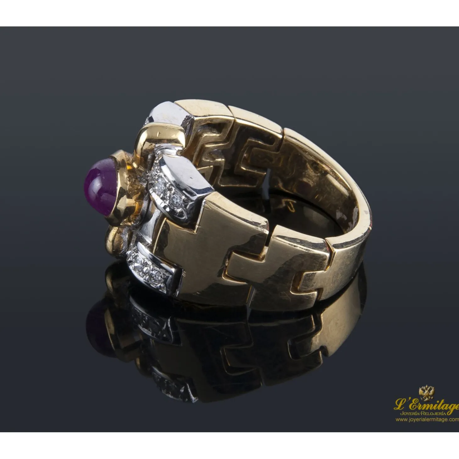 ANILLOS / SORTIJAS Sortija oro amarillo rubí cabuchón y diamantes