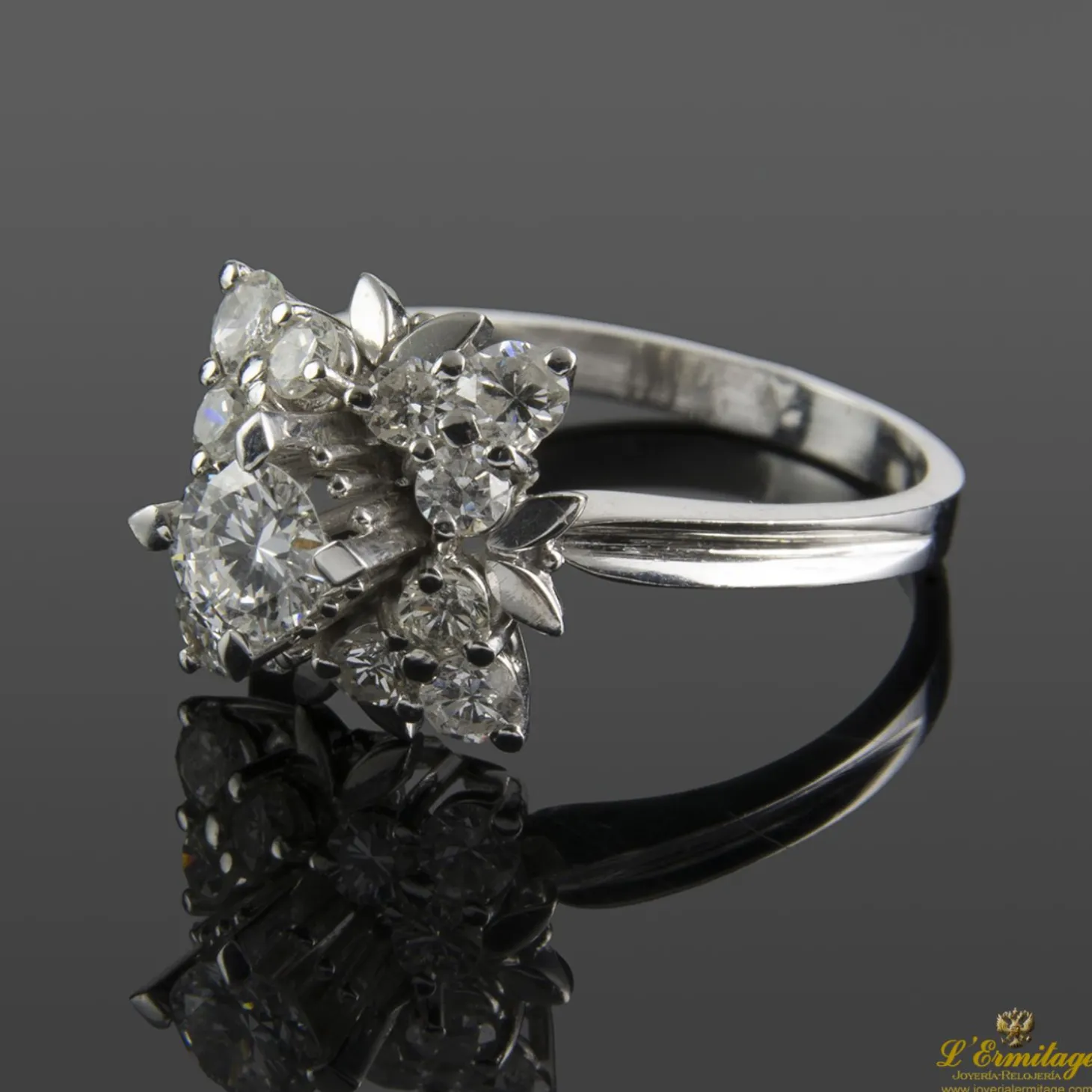ANILLOS / SORTIJAS Sortija oro blanco y diamantes.