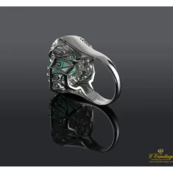 ANILLOS / SORTIJAS Sortija oro blanco esmeralda y diamantes.