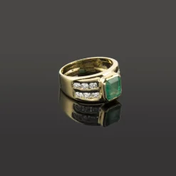 ANILLOS / SORTIJAS Sortija oro amarillo esmeralda y diamantes